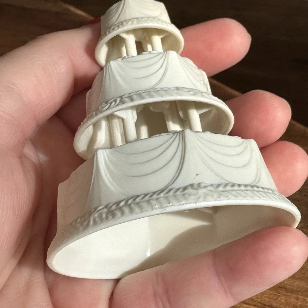 RARE Vintage‎ 1983 Barbie Tracy & Todd 3 Tiered Wedding Cake By Mattel
